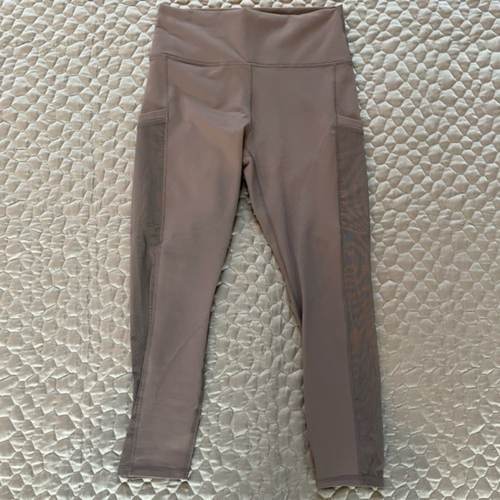 Fabletics Mila Pocket High Waisted Mesh Power Hold Capri Legging NWT